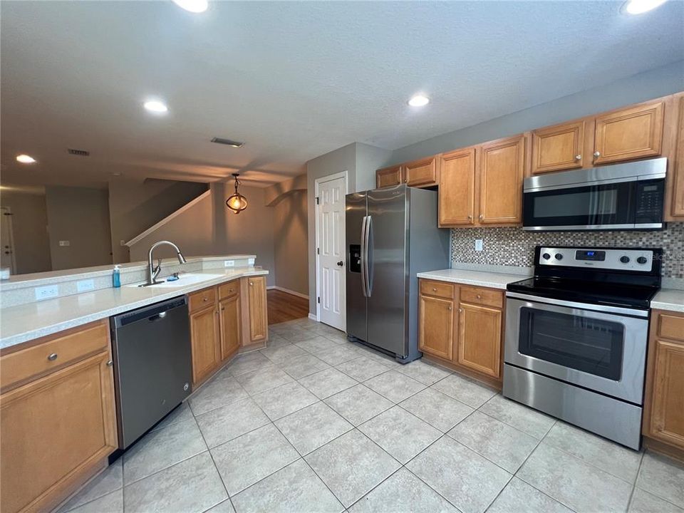 出租: $1,950 (3 贝兹, 2 浴室, 1558 平方英尺)