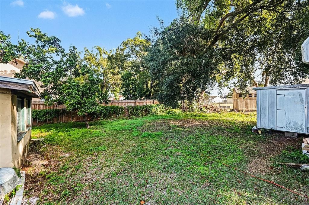 For Sale: $240,000 (1 beds, 1 baths, 798 Square Feet)