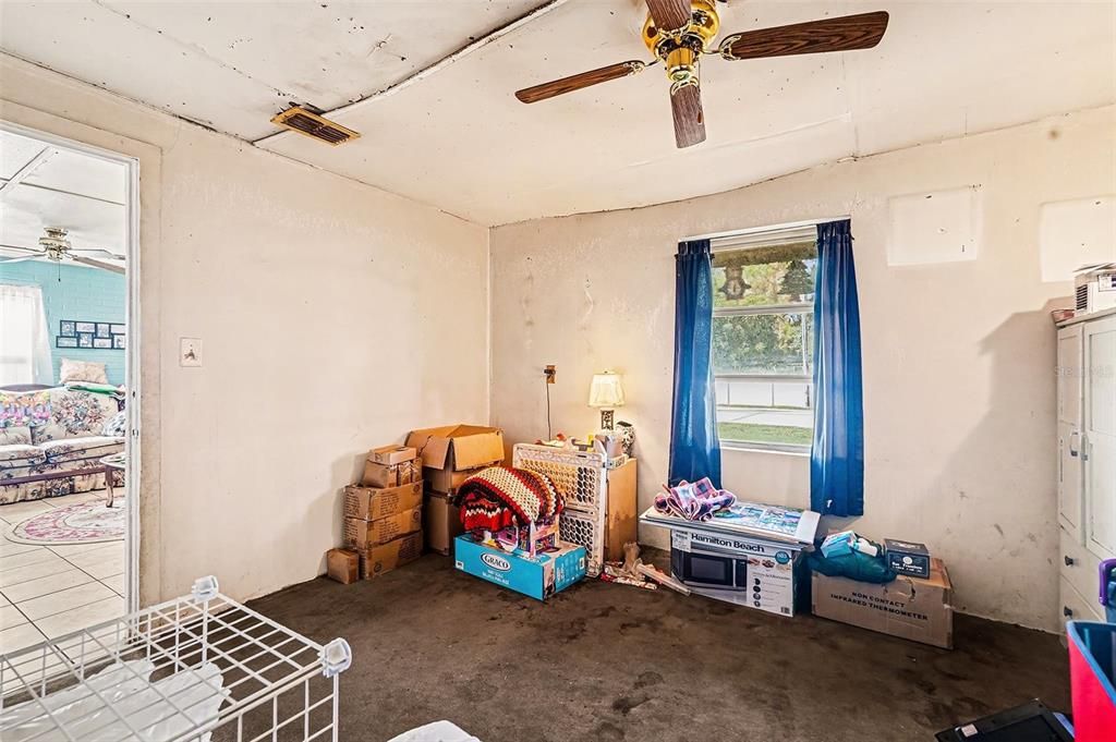 For Sale: $240,000 (1 beds, 1 baths, 798 Square Feet)