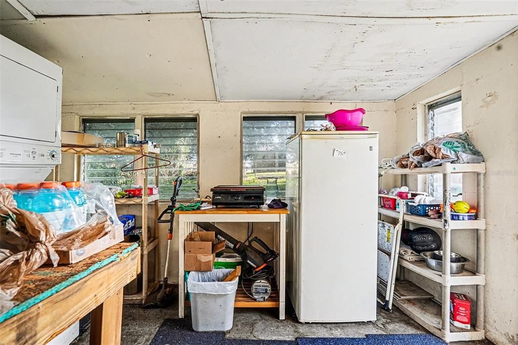 For Sale: $240,000 (1 beds, 1 baths, 798 Square Feet)