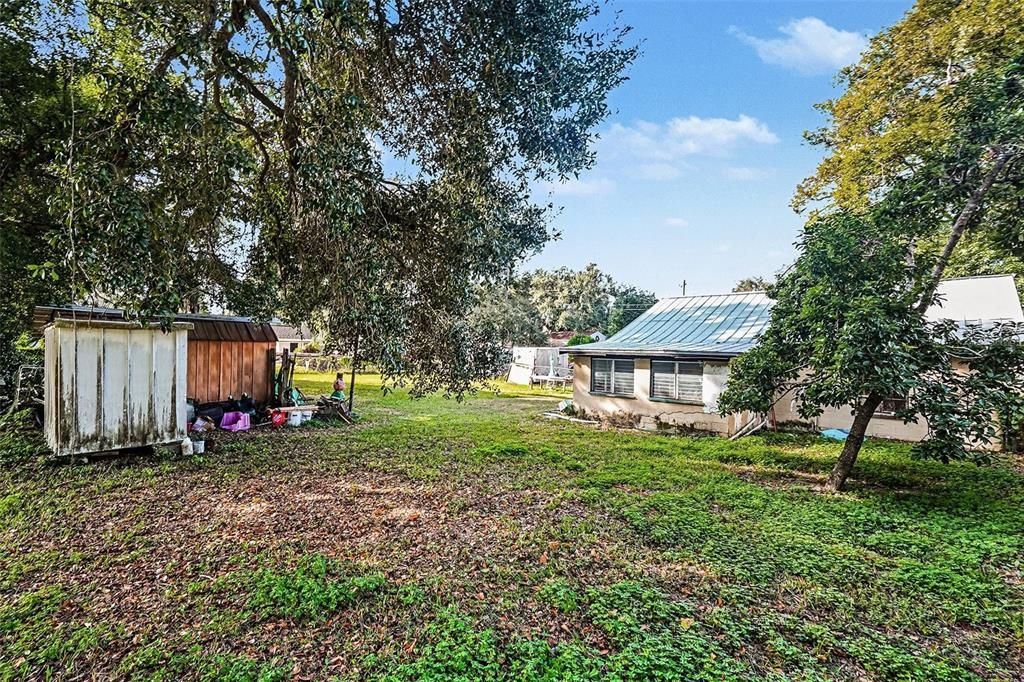 For Sale: $240,000 (1 beds, 1 baths, 798 Square Feet)