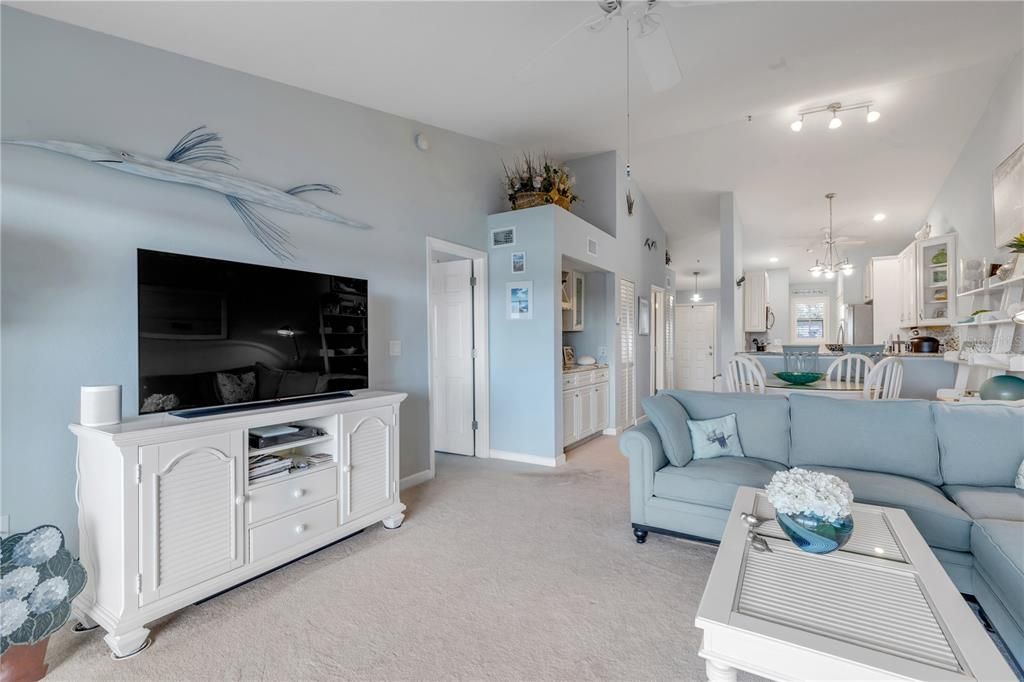 待售: $499,000 (2 贝兹, 2 浴室, 1120 平方英尺)