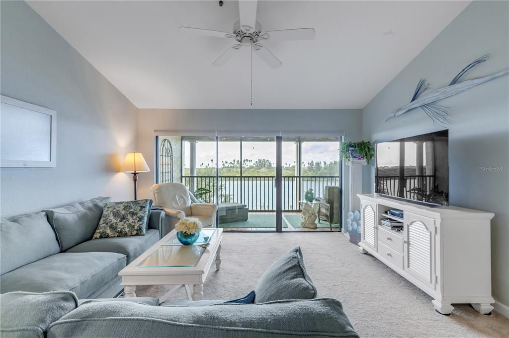 待售: $499,000 (2 贝兹, 2 浴室, 1120 平方英尺)