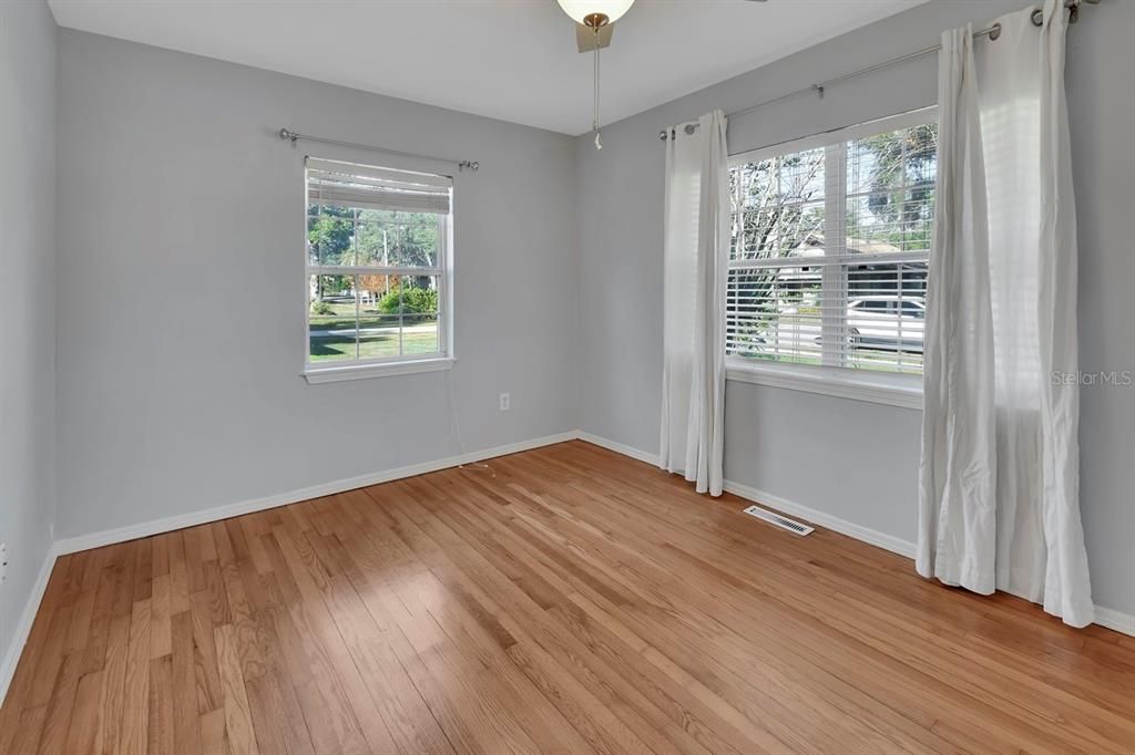 待售: $559,000 (4 贝兹, 2 浴室, 2275 平方英尺)