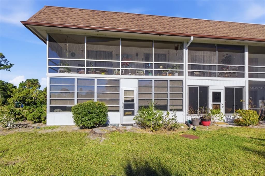 For Sale: $162,500 (2 beds, 2 baths, 921 Square Feet)