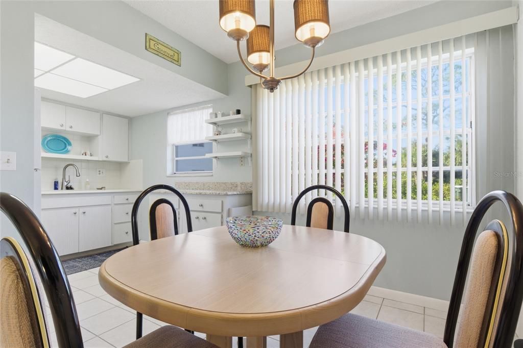 For Sale: $162,500 (2 beds, 2 baths, 921 Square Feet)