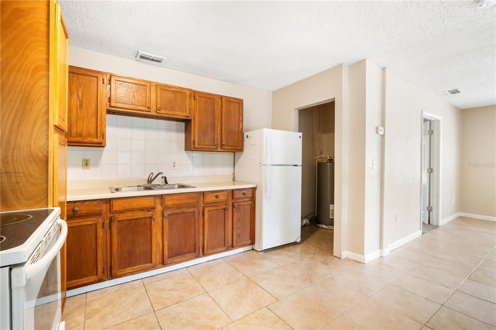 For Rent: $1,695 (2 beds, 2 baths, 865 Square Feet)