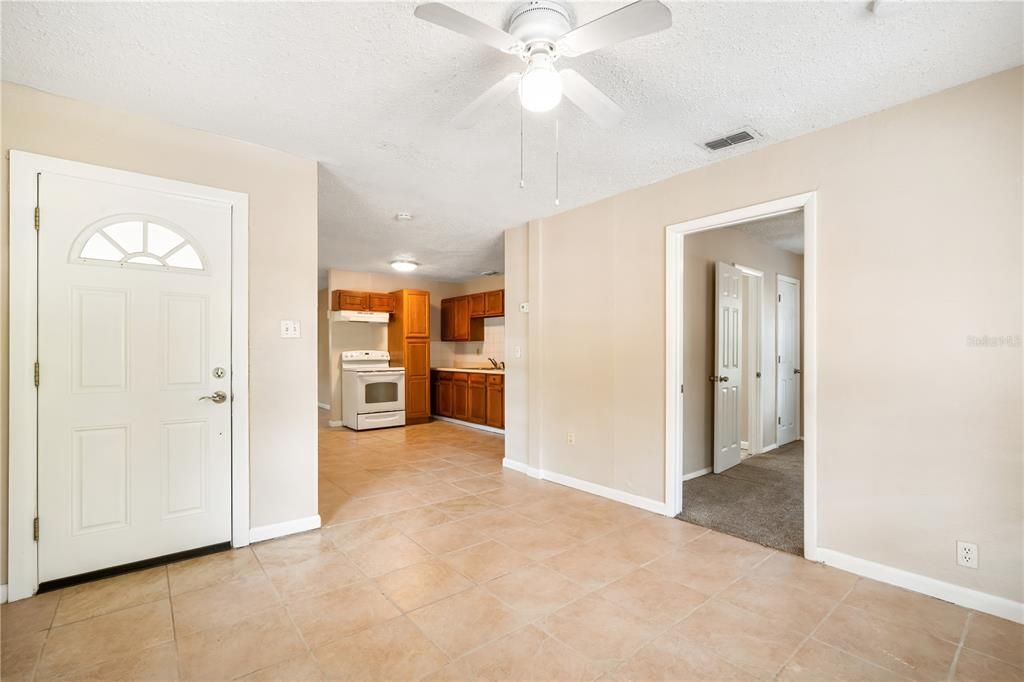 For Rent: $1,695 (2 beds, 2 baths, 865 Square Feet)