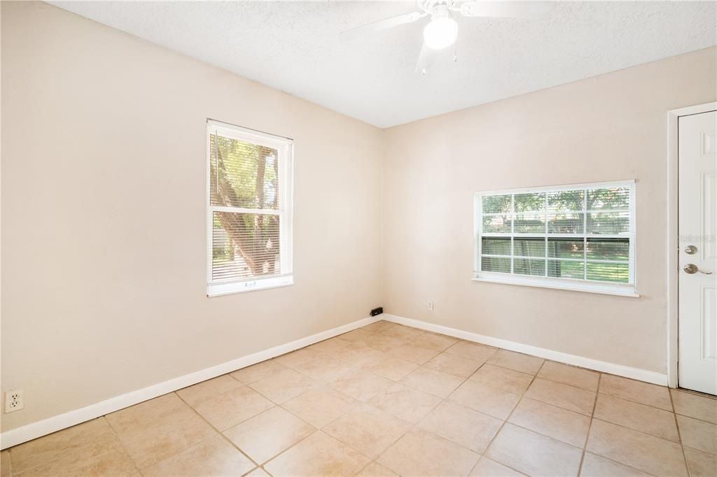 For Rent: $1,695 (2 beds, 2 baths, 865 Square Feet)