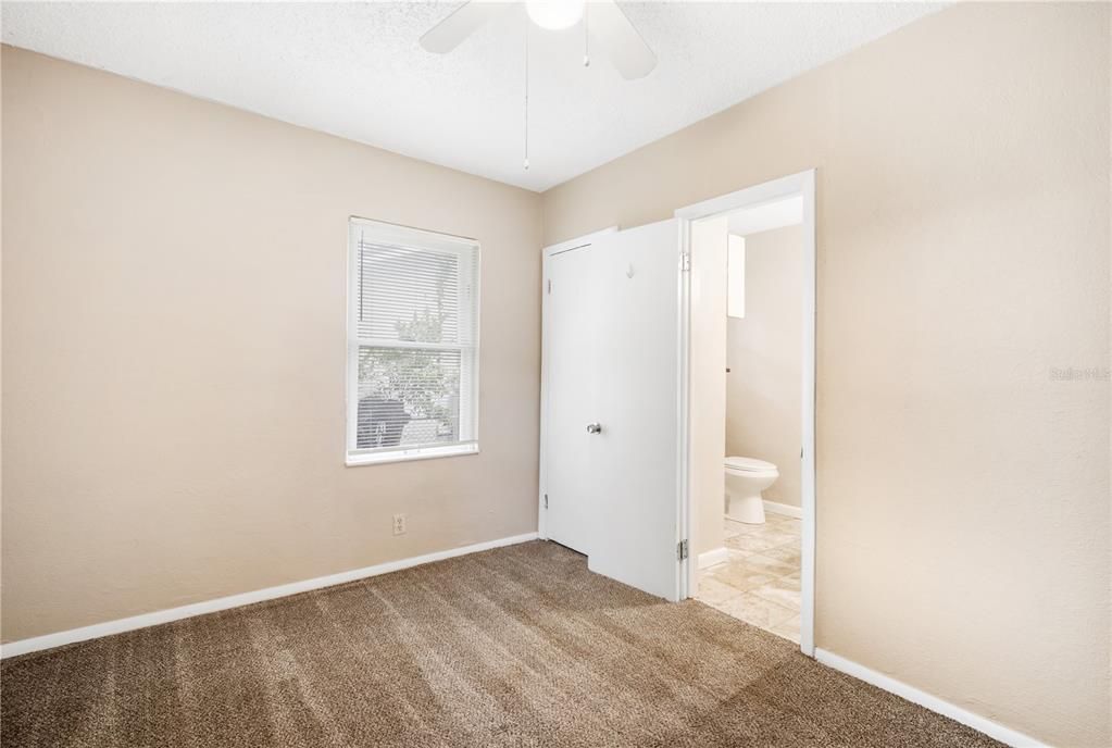 For Rent: $1,695 (2 beds, 2 baths, 865 Square Feet)