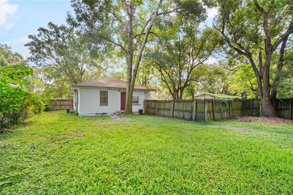 For Rent: $1,695 (2 beds, 2 baths, 865 Square Feet)