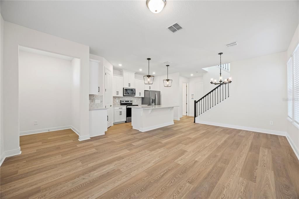 出租: $3,100 (3 贝兹, 2 浴室, 1678 平方英尺)