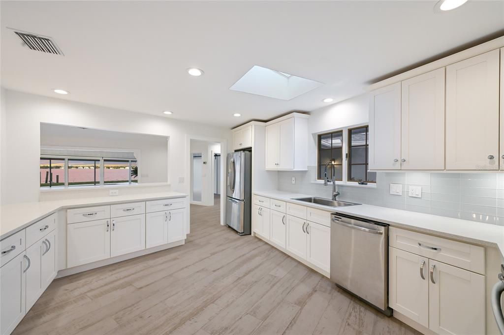 For Sale: $5,499,000 (3 beds, 2 baths, 2467 Square Feet)