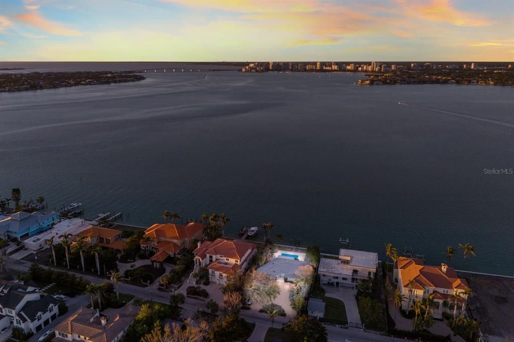 For Sale: $5,499,000 (3 beds, 2 baths, 2467 Square Feet)