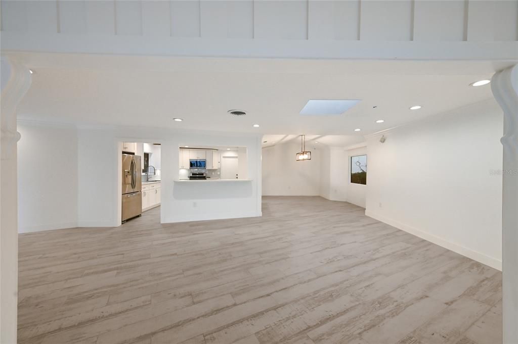 For Sale: $5,499,000 (3 beds, 2 baths, 2467 Square Feet)