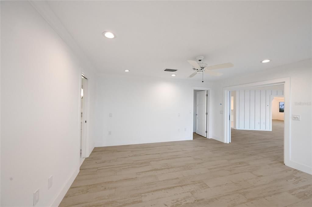 For Sale: $5,499,000 (3 beds, 2 baths, 2467 Square Feet)