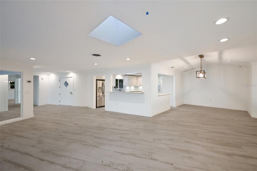 For Sale: $5,499,000 (3 beds, 2 baths, 2467 Square Feet)