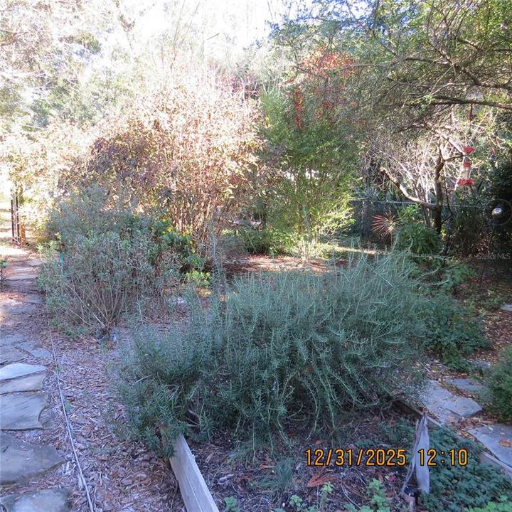 For Sale: $340,000 (3 beds, 2 baths, 1665 Square Feet)