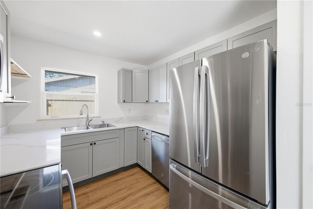 На продажу: $449,000 (4 спален, 0 ванн, 1842 Квадратных фут)