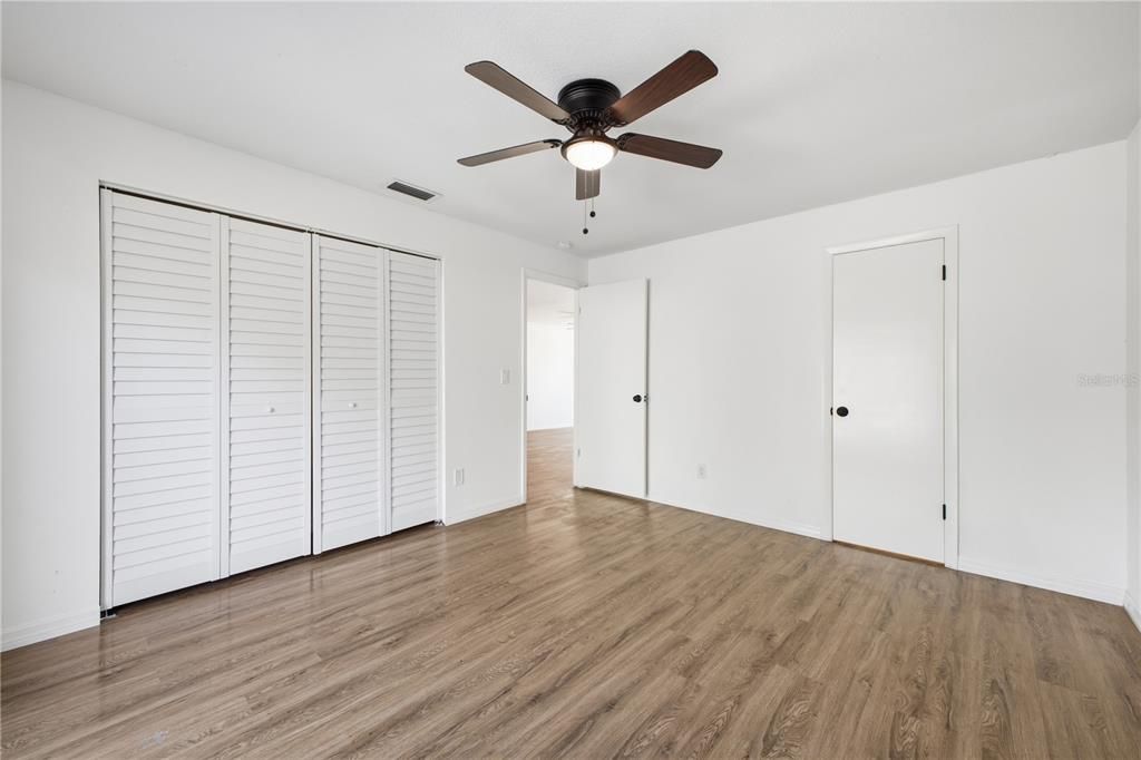 На продажу: $449,000 (4 спален, 0 ванн, 1842 Квадратных фут)