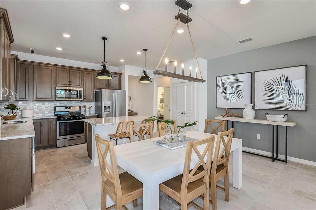 En Venta: $379,845 (3 camas, 2 baños, 1579 Pies cuadrados)