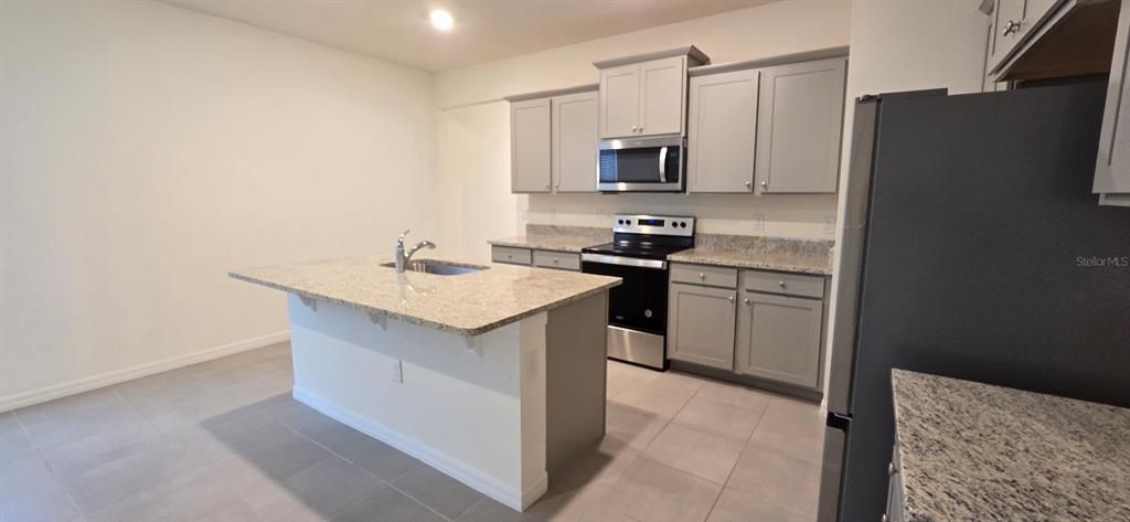 For Rent: $2,300 (3 beds, 2 baths, 1622 Square Feet)