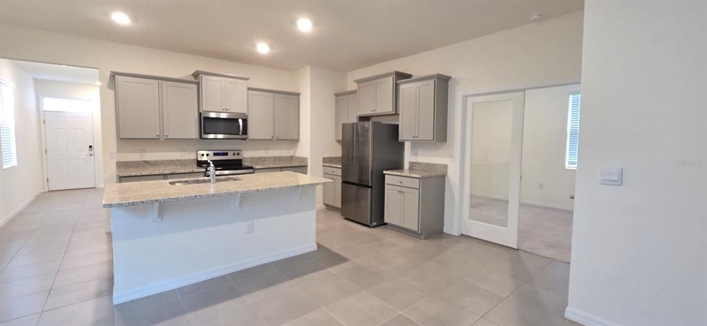 For Rent: $2,300 (3 beds, 2 baths, 1622 Square Feet)