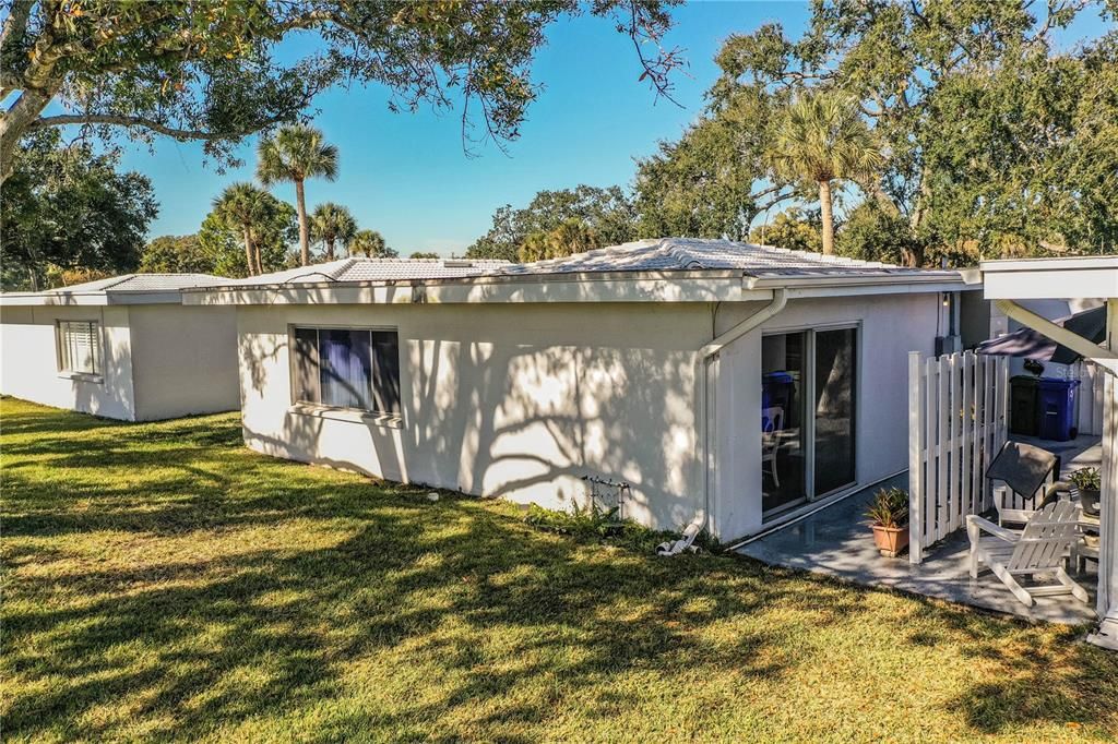 For Sale: $159,900 (2 beds, 2 baths, 1176 Square Feet)