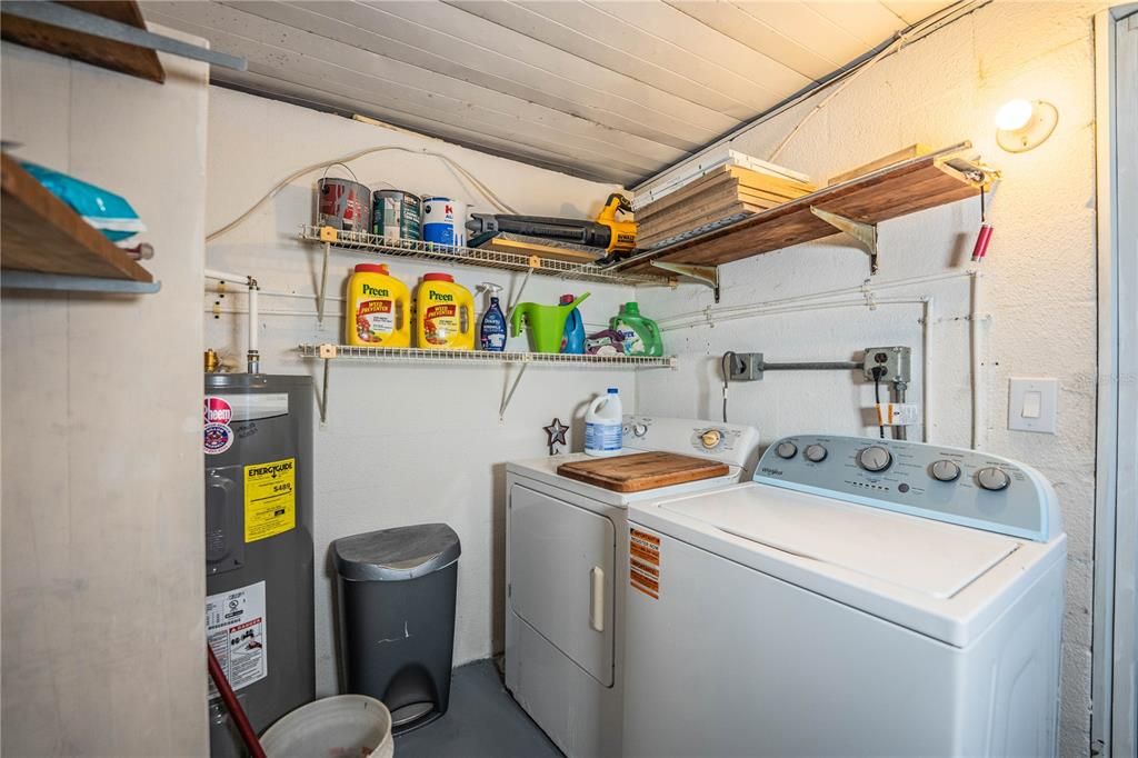 For Sale: $159,900 (2 beds, 2 baths, 1176 Square Feet)