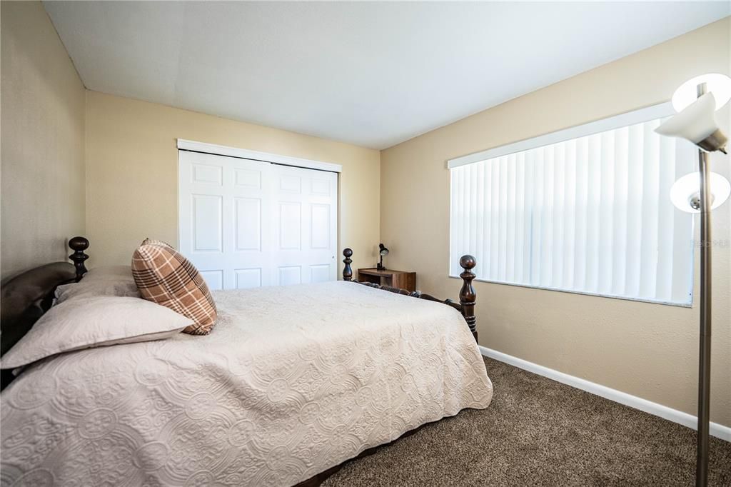 For Sale: $159,900 (2 beds, 2 baths, 1176 Square Feet)