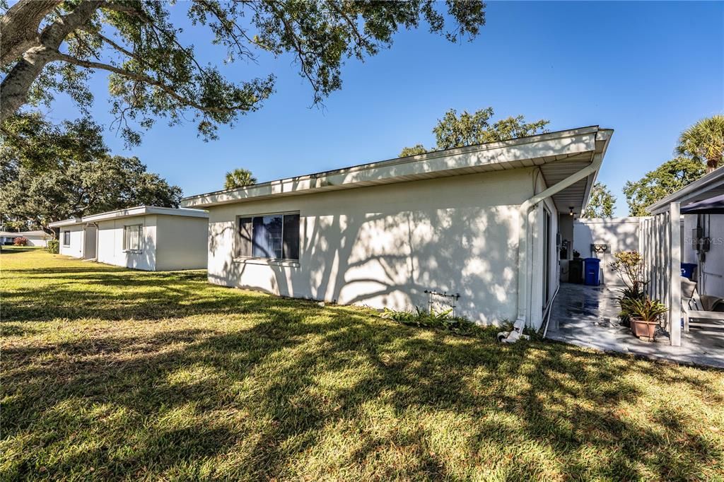 For Sale: $159,900 (2 beds, 2 baths, 1176 Square Feet)