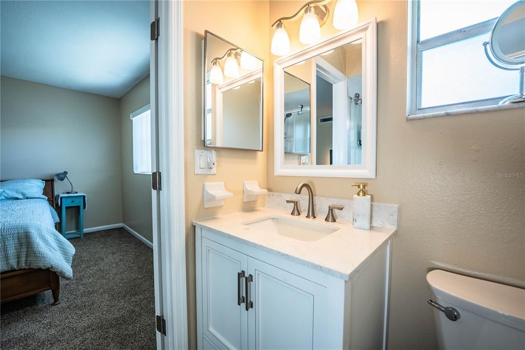 For Sale: $159,900 (2 beds, 2 baths, 1176 Square Feet)