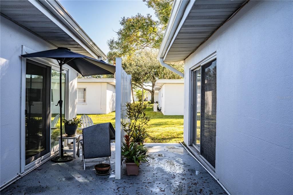 For Sale: $159,900 (2 beds, 2 baths, 1176 Square Feet)