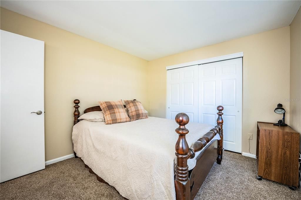 For Sale: $159,900 (2 beds, 2 baths, 1176 Square Feet)