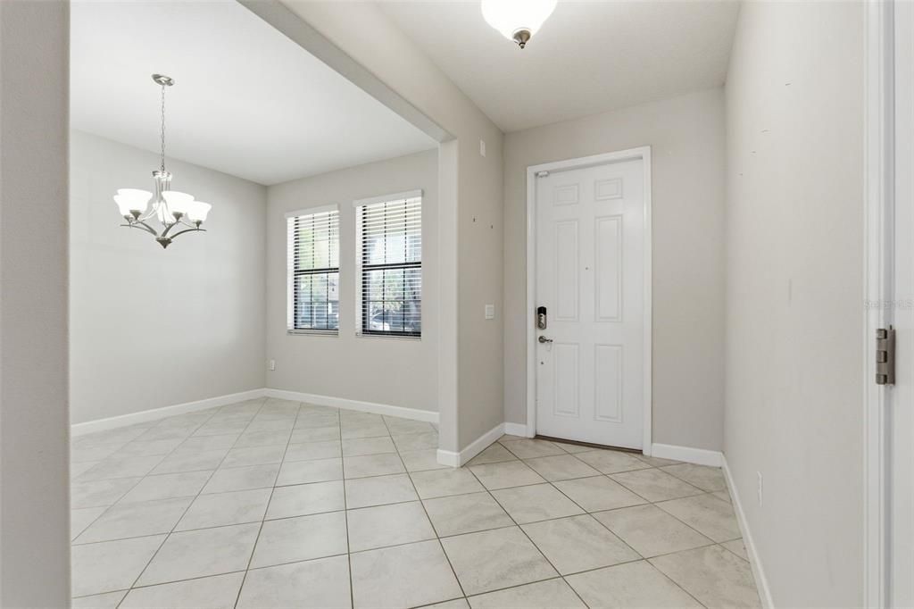 出租: $3,750 (4 贝兹, 3 浴室, 2546 平方英尺)