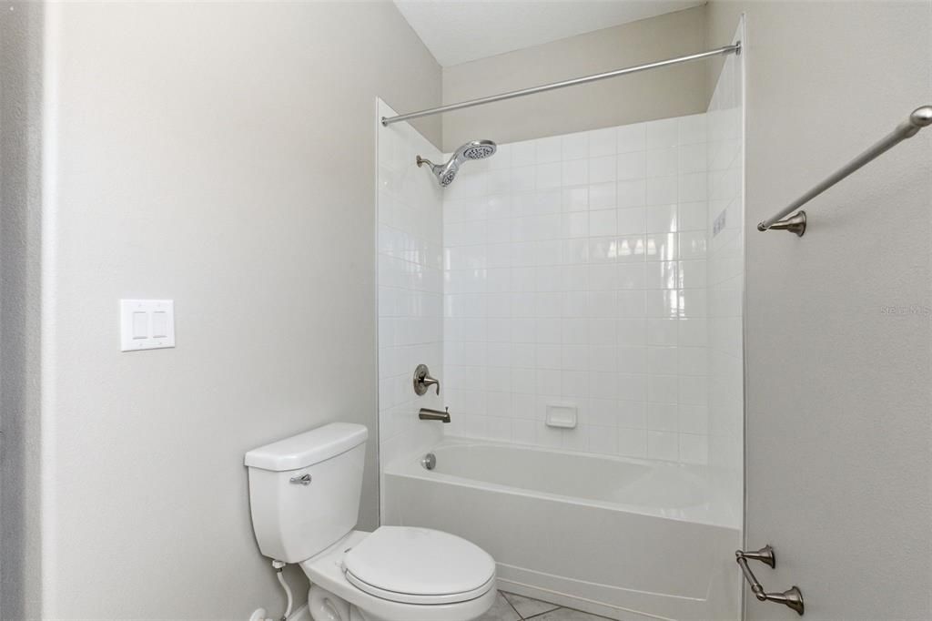 出租: $3,750 (4 贝兹, 3 浴室, 2546 平方英尺)