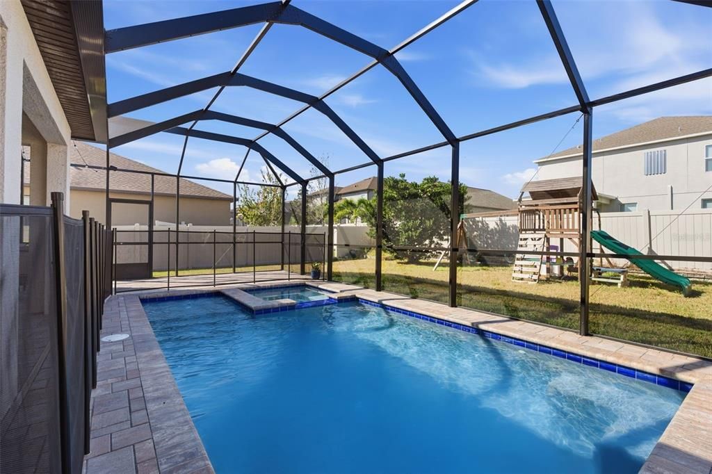 出租: $3,750 (4 贝兹, 3 浴室, 2546 平方英尺)