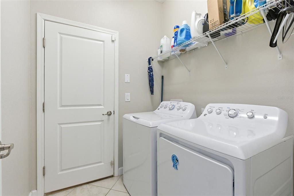 出租: $3,750 (4 贝兹, 3 浴室, 2546 平方英尺)