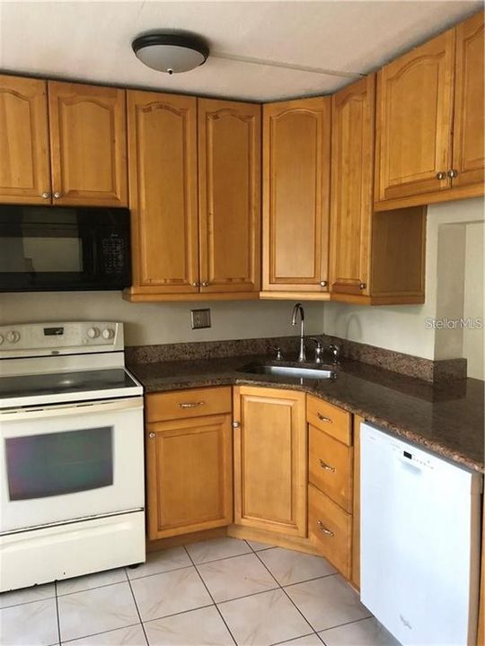 В аренду: $1,850 (3 спален, 2 ванн, 1378 Квадратных фут)