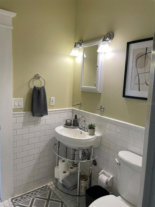 出租: $4,375 (2 贝兹, 2 浴室, 1278 平方英尺)