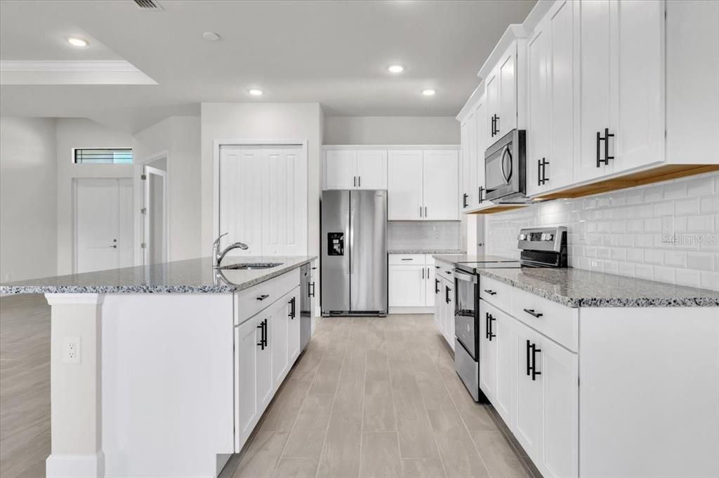 For Sale: $484,900 (3 beds, 2 baths, 2089 Square Feet)