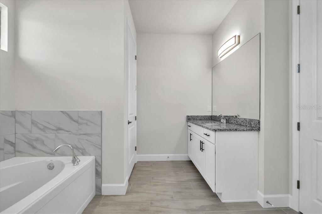 For Sale: $484,900 (3 beds, 2 baths, 2089 Square Feet)