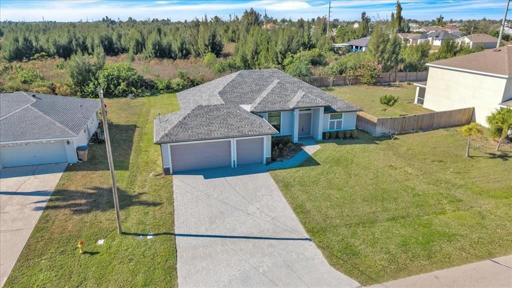 For Sale: $484,900 (3 beds, 2 baths, 2089 Square Feet)