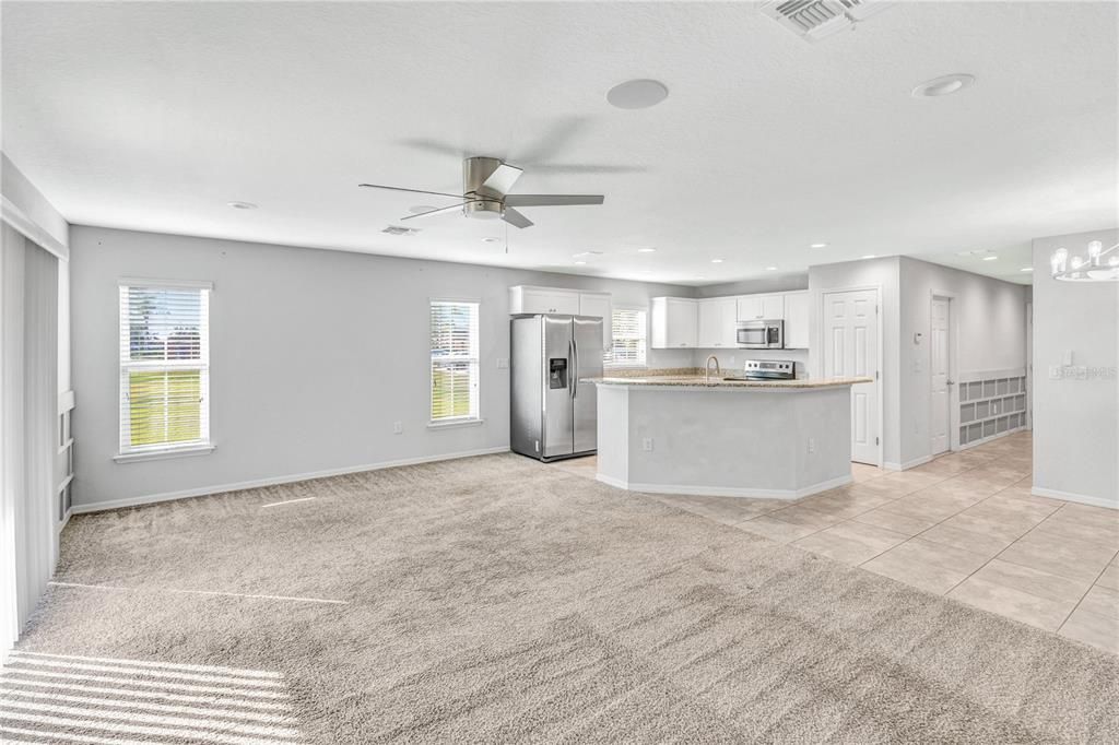 待售: $275,000 (3 贝兹, 2 浴室, 1801 平方英尺)