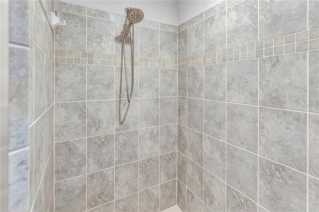 待售: $275,000 (3 贝兹, 2 浴室, 1801 平方英尺)