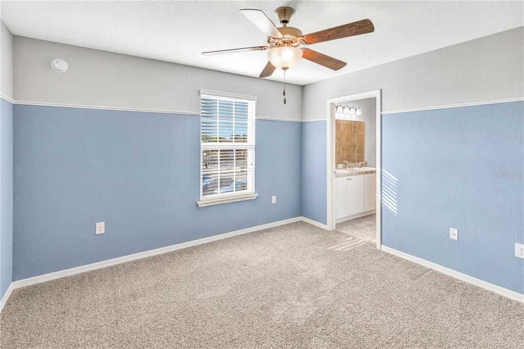 待售: $275,000 (3 贝兹, 2 浴室, 1801 平方英尺)