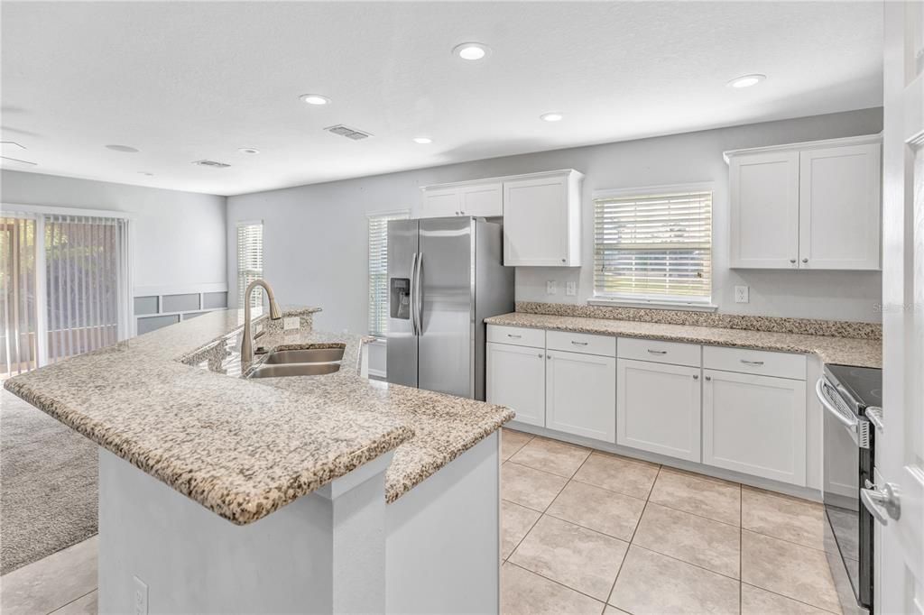 待售: $275,000 (3 贝兹, 2 浴室, 1801 平方英尺)