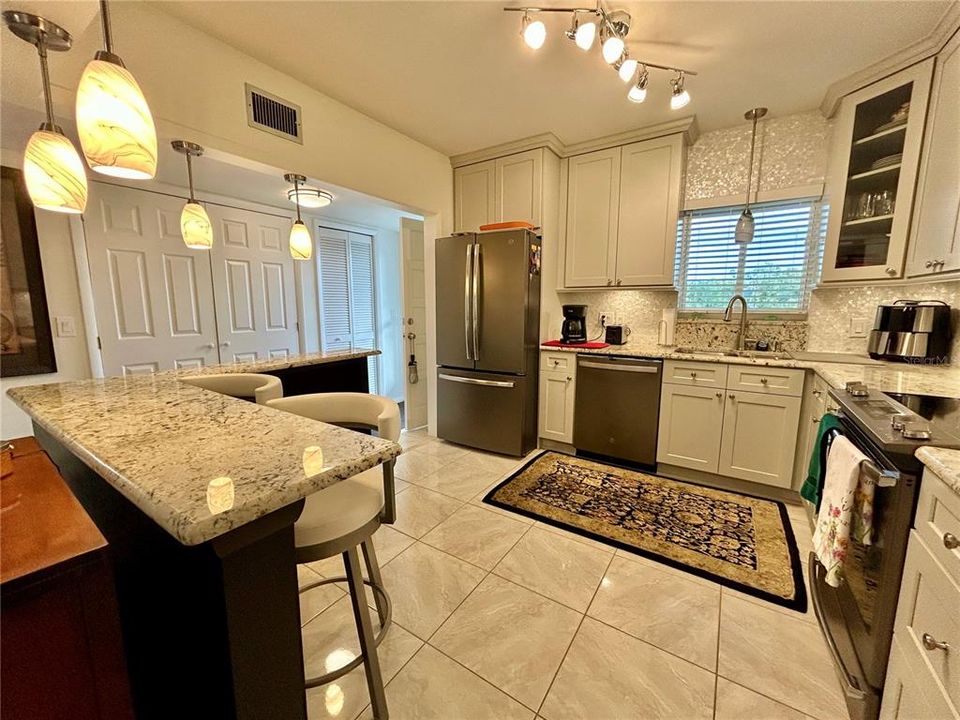 待售: $249,900 (2 贝兹, 2 浴室, 1400 平方英尺)