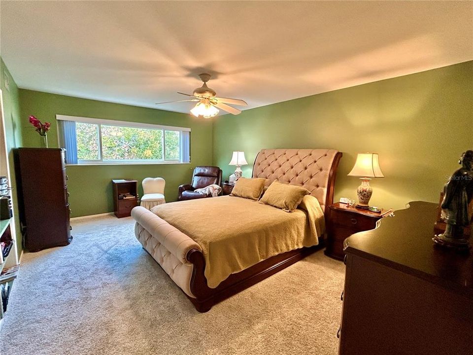 待售: $249,900 (2 贝兹, 2 浴室, 1400 平方英尺)