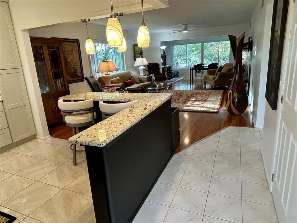 待售: $249,900 (2 贝兹, 2 浴室, 1400 平方英尺)